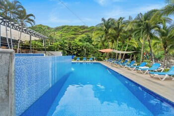 Bahia Pez Vela Resort