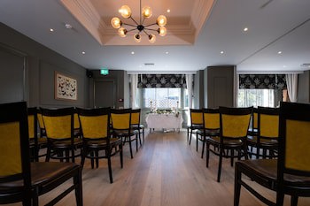 Bridge Hotel