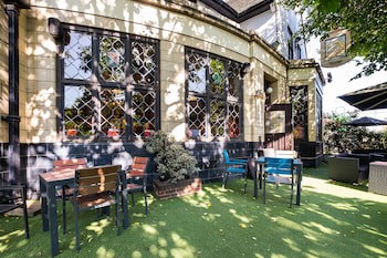 Bridge Hotel