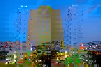 The Green Park Bostanci