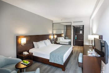 Napa Plaza Hotel - Adults Only fotoğrafı
