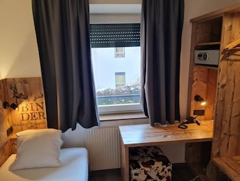 Binders Budget City Mountain Hotel