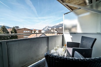 Binders Budget City Mountain Hotel
