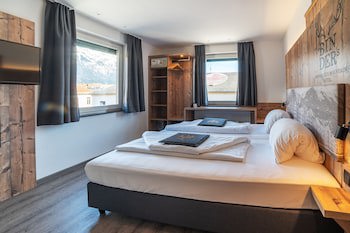 Binders Budget City Mountain Hotel