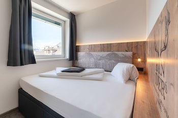Binders Budget City Mountain Hotel