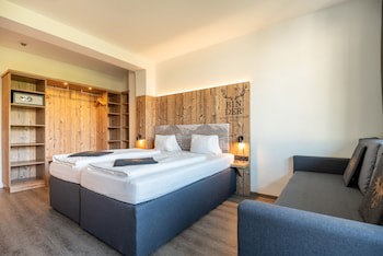 Binders Budget City Mountain Hotel
