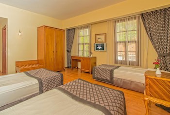 (1)Standard Deluxe Room , 2 Large Twin Beds