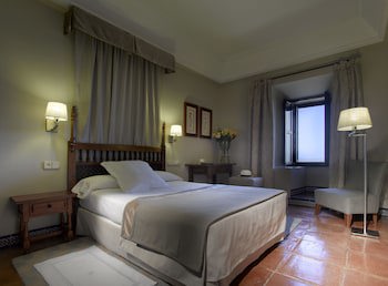 Parador De Carmona