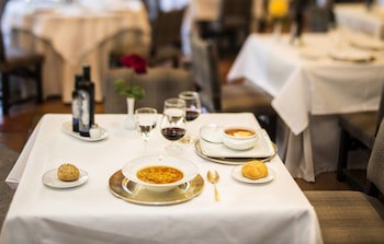 Parador De Avila (Adults Only)