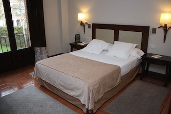 Parador De Avila (Adults Only)