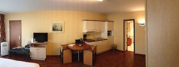 B-Aparthotel Montgomery