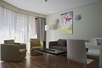 B-Aparthotel Montgomery