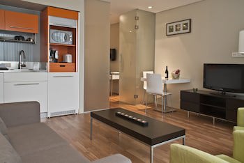 B-Aparthotel Montgomery