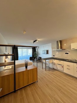 B-Aparthotel Montgomery