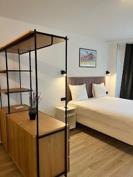 B-Aparthotel Montgomery