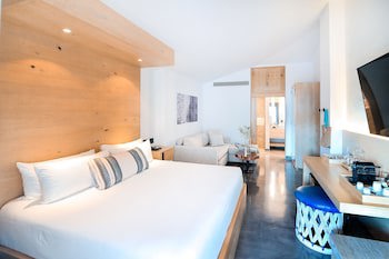 Bahia Hotel & Beach House