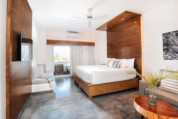 Bahia Hotel & Beach House