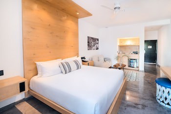 Bahia Hotel & Beach House
