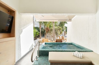 Bahia Hotel & Beach House