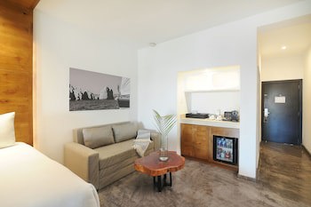 Bahia Hotel & Beach House