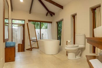 Capitan Suizo Beach Front Boutique
