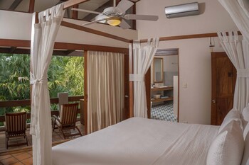 Capitan Suizo Beach Front Boutique
