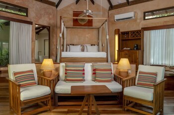Capitan Suizo Beach Front Boutique