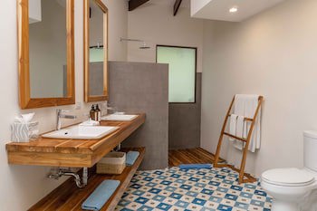 Capitan Suizo Beach Front Boutique
