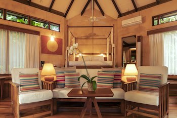 Capitan Suizo Beach Front Boutique