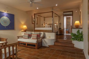 Capitan Suizo Beach Front Boutique