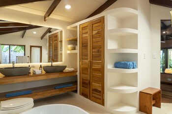 Capitan Suizo Beach Front Boutique