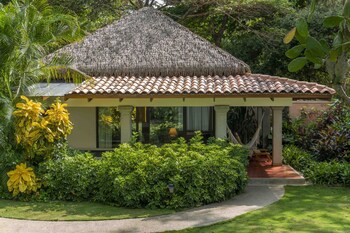 Capitan Suizo Beach Front Boutique