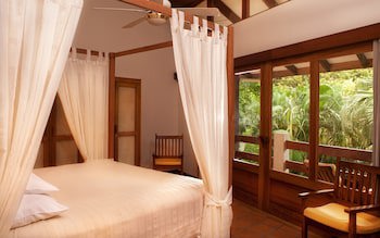 Capitan Suizo Beach Front Boutique