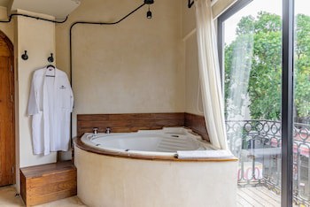 Caribbean Paradise Hotel & Spa - 5Th Avenue