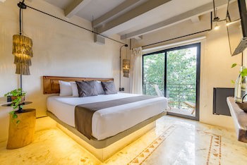 Caribbean Paradise Hotel & Spa - 5Th Avenue
