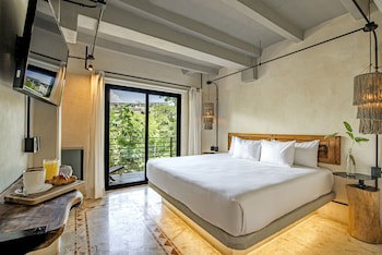 Caribbean Paradise Hotel & Spa - 5Th Avenue