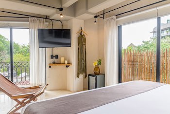 Caribbean Paradise Hotel & Spa - 5Th Avenue
