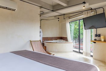 Caribbean Paradise Hotel & Spa - 5Th Avenue