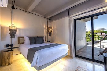 Caribbean Paradise Hotel & Spa - 5Th Avenue
