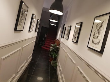 Exhibition Court Hotel 4