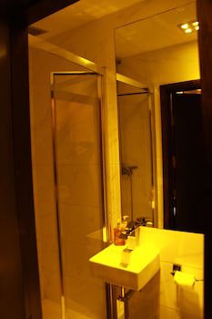 Exhibition Court Hotel 4