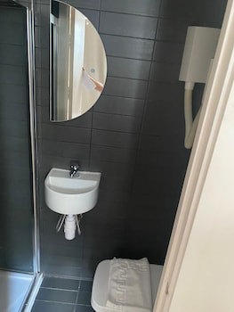Exhibition Court Hotel 4