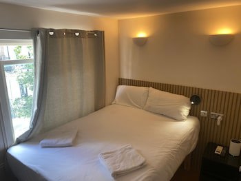Exhibition Court Hotel 4