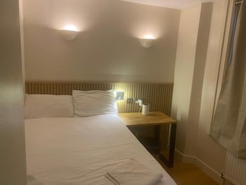 Exhibition Court Hotel 4