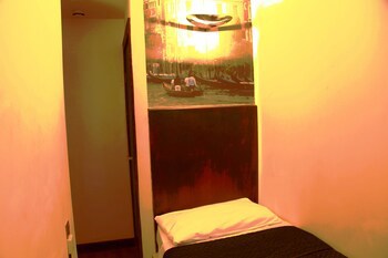 Exhibition Court Hotel 4