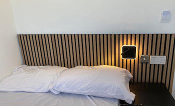 Exhibition Court Hotel 4