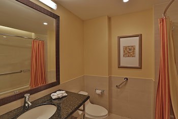 Courtyard By Marriott Panama Multiplaza Mall