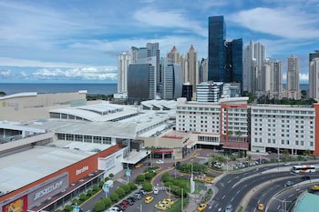 Courtyard By Marriott Panama Multiplaza Mall