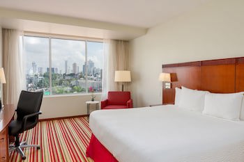 Courtyard By Marriott Panama Multiplaza Mall