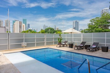Courtyard By Marriott Panama Multiplaza Mall